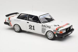 Volvo 240 Turbo #21 P. Stureson DTM Winner Wunstorf 1985 AUTOart 1:18 88592 Metalas - nuotrauka 6 iš 8