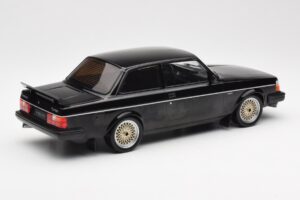 Volvo 240 Turbo Juodas Custom IXO 1:18 18CMC178 Metalas - nuotrauka 2 iš 6