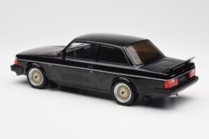 Volvo 240 Turbo Juodas Custom IXO 1:18 18CMC178 Metalas - nuotrauka 5 iš 6