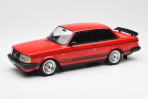 Volvo 240 Turbo Raudonas Custom IXO 1:18 18CMC177 Metalas