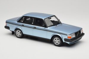 Volvo 244 Turbo Šviesiai Mėlynas DNA 1:18 DNA000135 Metalas - nuotrauka 4 iš 6