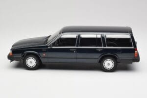 Volvo 740 GL Universalas Tamsiai Žalias Metalinis Minichamps 1:18 155171771 Metalas - nuotrauka 3 iš 6