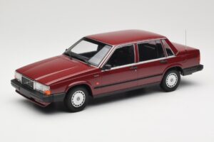 Volvo 740 GL Raudonas Minichamps 1:18 155171704 Metalas