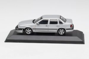 Volvo 850 Sidabrinis Minichamps 1:43 430171402 Metalas
