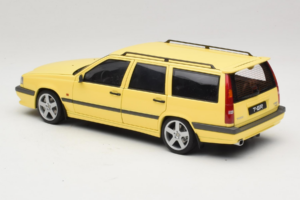 Volvo 850 T-5R Universalas Cream Yellow AUTOart 1:18 79506 Metalas - nuotrauka 7 iš 8