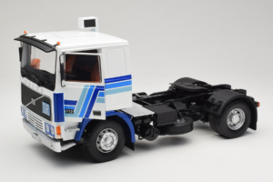 Volvo F12 Mėlynas Baltas Road Kings 1:18 RK180033 Metalas - nuotrauka 2 iš 8