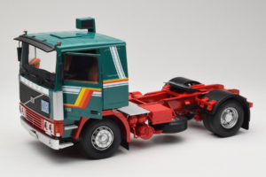 Volvo F1220 Žalias Raudonas Road Kings 1:18 RK180032 Metalas - nuotrauka 2 iš 8
