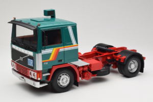 Volvo F1220 Žalias Raudonas Road Kings 1:18 RK180032 Metalas