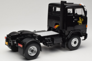 Volvo F88 John Player Special Black MCG 1:18 MCG18217 Metalas - nuotrauka 3 iš 8