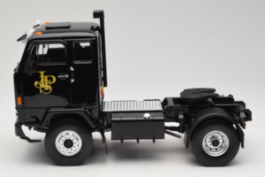 Volvo F88 John Player Special Black MCG 1:18 MCG18217 Metalas - nuotrauka 4 iš 8