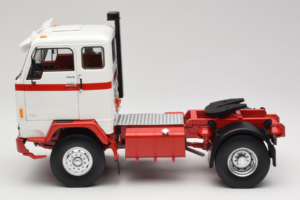 Volvo F88 Baltas Raudonas MCG 1:18 MCG18141 Metalas - nuotrauka 4 iš 8