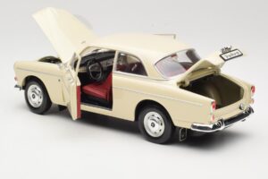 Volvo P121 Amazon Baltas Revell 1:18 08866 Metalas - nuotrauka 5 iš 8