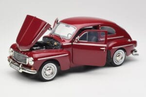 Volvo PV544 Cherry Red Revell 1:18 08887 Metalas - nuotrauka 2 iš 8
