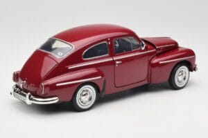 Volvo PV544 Cherry Red Revell 1:18 08887 Metalas - nuotrauka 3 iš 8
