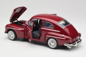 Volvo PV544 Cherry Red Revell 1:18 08887 Metalas - nuotrauka 5 iš 8