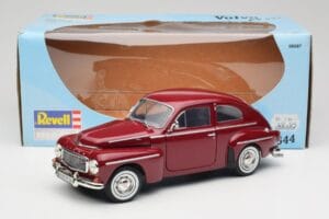 Volvo PV544 Cherry Red Revell 1:18 08887 Metalas - nuotrauka 8 iš 8