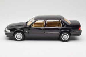 Volvo S90 Royal Violet DNA 1:18 DNA000089 Metalas - nuotrauka 3 iš 6