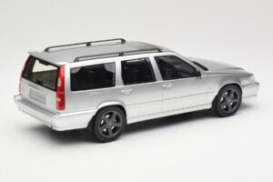 Volvo V70 R P80 Sidabrinis DNA 1:18 DNA000155 Metalas - nuotrauka 2 iš 6