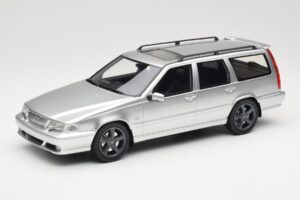 Volvo V70 R P80 Sidabrinis DNA 1:18 DNA000155 Metalas