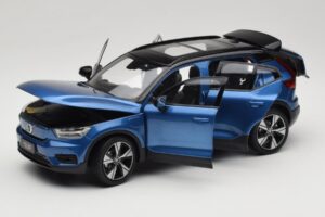 Volvo XC40 Recharge Mėlynas Metalinis Paudi Model 1:18 2562373 Metalas - nuotrauka 2 iš 8