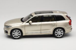 Volvo XC90 Luminous Sand Yellow Paudi Model 1:18 9430841 Metalas - nuotrauka 4 iš 8
