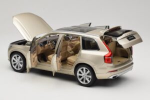 Volvo XC90 Luminous Sand Yellow Paudi Model 1:18 9430841 Metalas - nuotrauka 5 iš 8