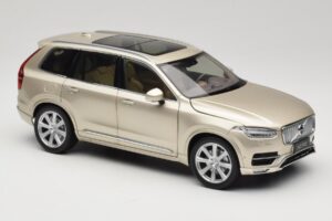 Volvo XC90 Luminous Sand Yellow Paudi Model 1:18 9430841 Metalas - nuotrauka 6 iš 8
