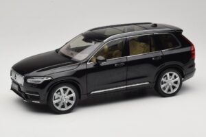 Volvo XC90 Onyx Black Paudi Model 1:18 9430842 Metalas