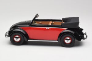 Volkswagen Beetle Kabrioletas Juodas & Raudonas Minichamps 1:18 107054132 Derva - nuotrauka 3 iš 6