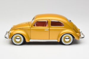 Volkswagen Beetle Auksinis Bburago 1:18 3361 Metalas - nuotrauka 4 iš 8