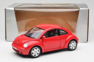 Volkswagen New Beetle Raudonas Bburago 1:18 8185108 Metalas - nuotrauka 8 iš 8