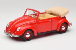 Volkswagen Kabrioletas Ruby Raudonas Maisto 1:18 32826 Metalas