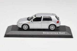 Volkswagen Golf Mk4 Reflex Sidabrinis Minichamps 1:43 4527111022 Metalas