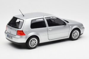 Volkswagen Golf Mk5 GTI Sidabrinis Norev 1:18 188570 Metalas - nuotrauka 3 iš 8
