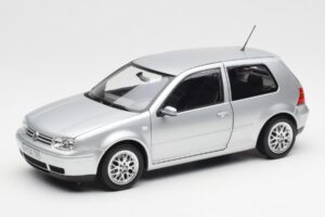 Volkswagen Golf Mk5 GTI Sidabrinis Norev 1:18 188570 Metalas