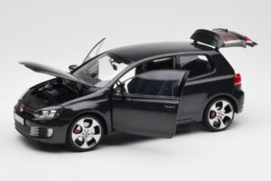 Volkswagen Golf Mk6 GTI Pilkas Metalinis Norev 1:18 188503 Metalas - nuotrauka 2 iš 7