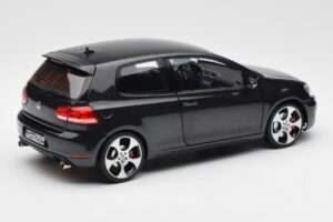 Volkswagen Golf Mk6 GTI Pilkas Metalinis Norev 1:18 188503 Metalas - nuotrauka 3 iš 7