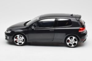 Volkswagen Golf Mk6 GTI Pilkas Metalinis Norev 1:18 188503 Metalas - nuotrauka 4 iš 7