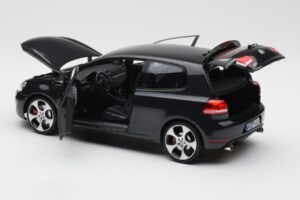 Volkswagen Golf Mk6 GTI Pilkas Metalinis Norev 1:18 188503 Metalas - nuotrauka 5 iš 7