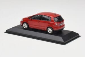 Volkswagen Golf Plus Tornado Raudonas Minichamps 1:43 821911110 Metalas - nuotrauka 3 iš 4