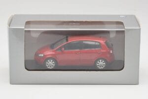 Volkswagen Golf Plus Tornado Raudonas Minichamps 1:43 821911110 Metalas - nuotrauka 4 iš 4