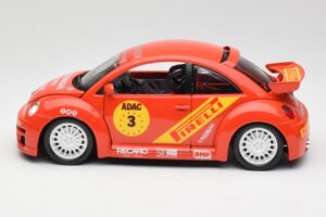 Volkswagen New Beetle Cup Bburago 1:18 3329 Metalas - nuotrauka 4 iš 8