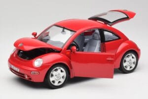 Volkswagen New Beetle Raudonas Bburago 1:18 3342 Metalas - nuotrauka 2 iš 8