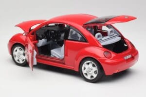 Volkswagen New Beetle Raudonas Bburago 1:18 3342 Metalas - nuotrauka 5 iš 8
