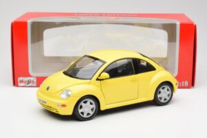 Volkswagen New Beetle Geltonas Maisto 1:18 37800-M4 Metalas - nuotrauka 8 iš 8