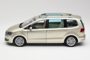 Volkswagen Sharan 7N Reflex Sidabras Metalinis Minichamps 1:18 110051002 Metalas - nuotrauka 4 iš 8