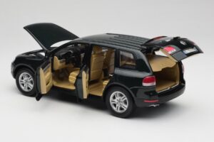 Volkswagen Touareg V10 TDI Canyon Green Bburago 1:18 34911-V1 Metalas - nuotrauka 5 iš 8