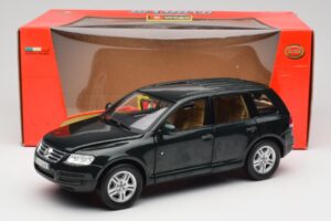 Volkswagen Touareg V10 TDI Canyon Green Bburago 1:18 34911-V1 Metalas - nuotrauka 8 iš 8