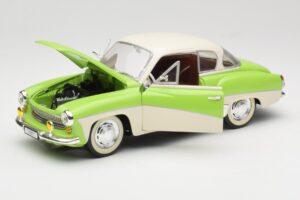 Wartburg 313 Pastelinė Žalia virš Smėlinės Revell 1:18 9018 Metalas - nuotrauka 2 iš 8