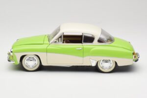 Wartburg 313 Pastelinė Žalia virš Smėlinės Revell 1:18 9018 Metalas - nuotrauka 4 iš 8